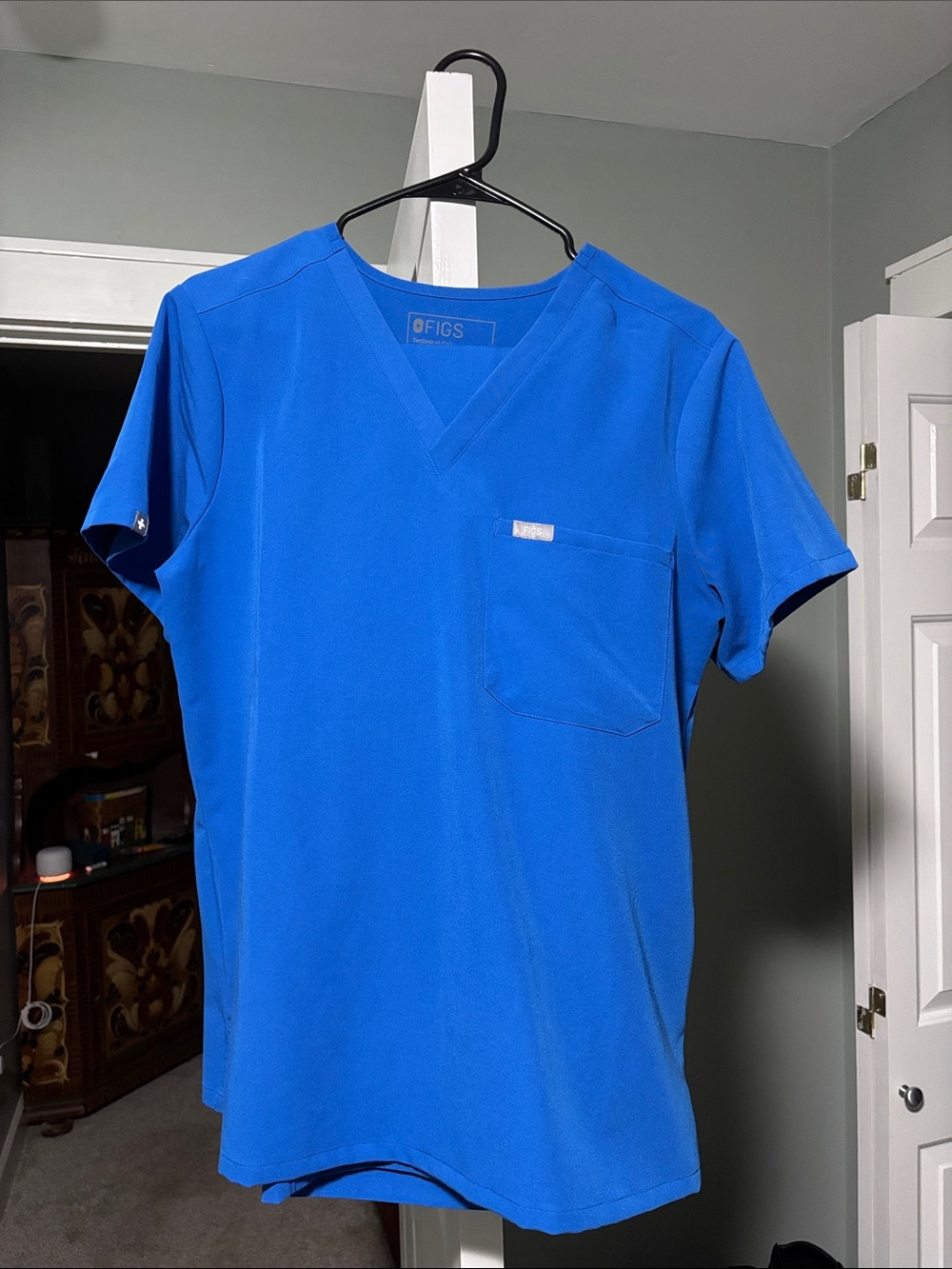 Figs Women’s V-Neck Short Sleeve Top - Royal Blue